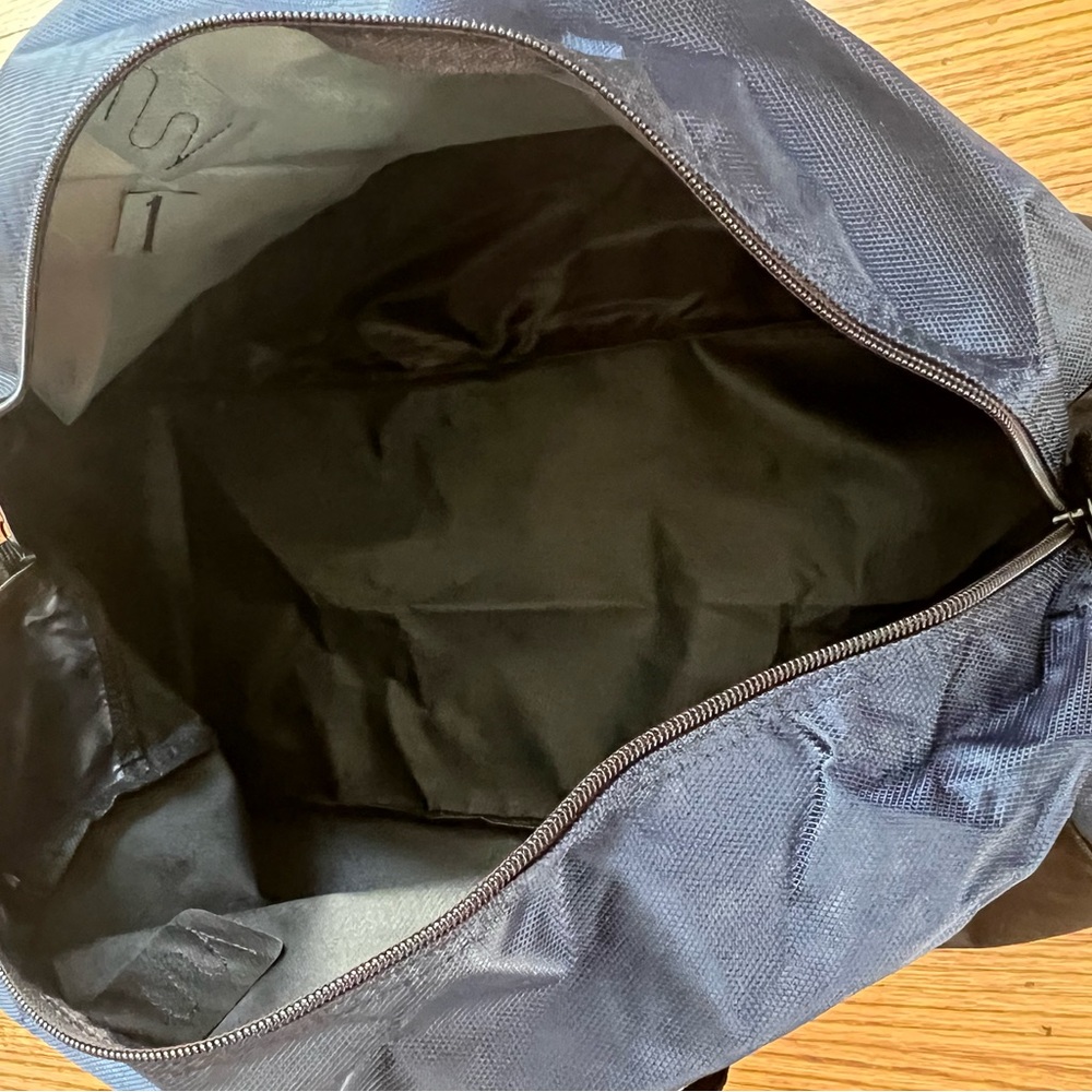 NWOT Port Authority BG1070 Medium Contrast Duffel - Picture 3 of 7